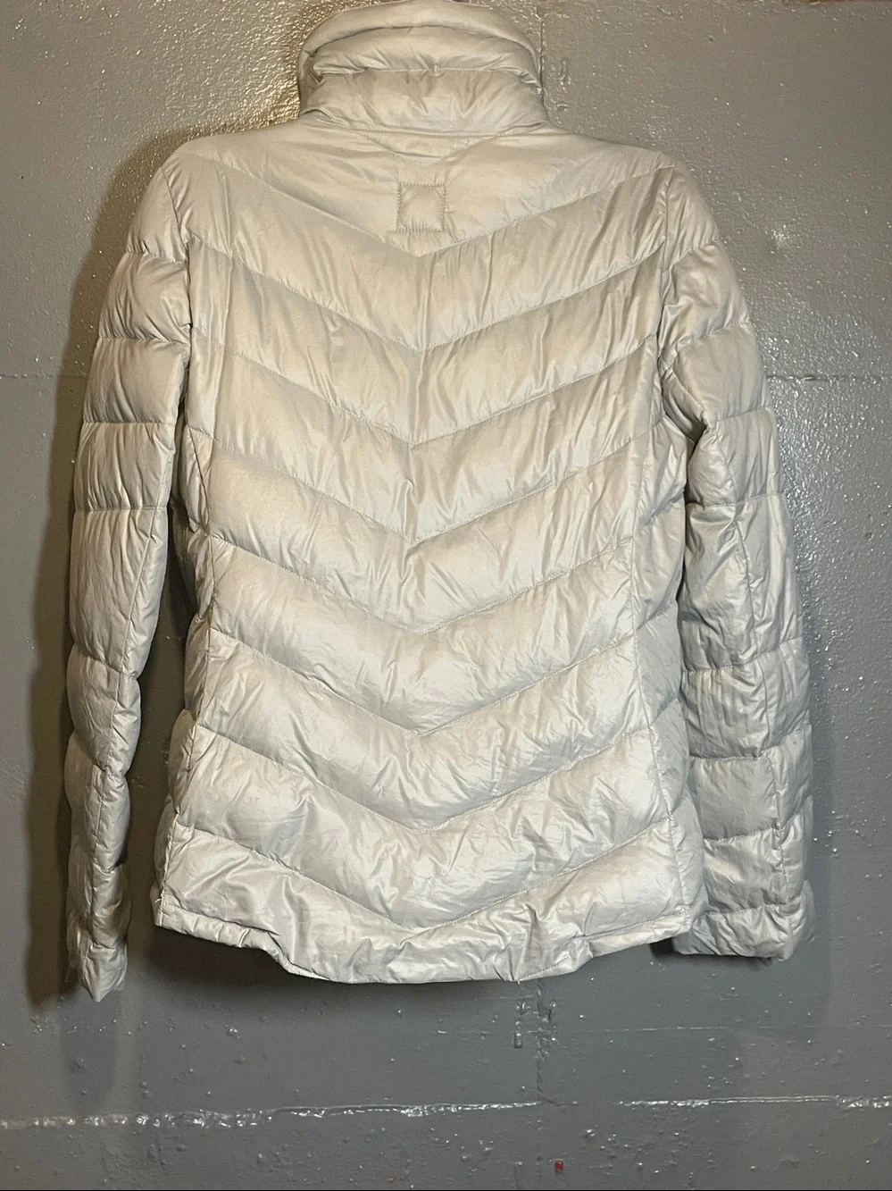 GAP Women's Light Gray Quilted Puff Jacket